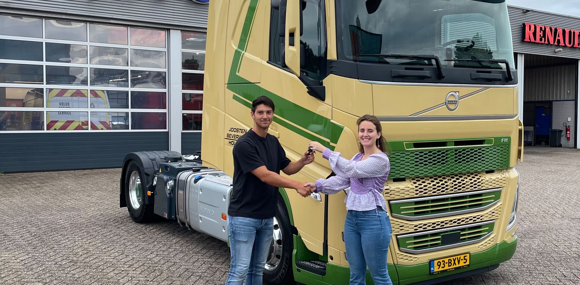 somethingheic1wiRDI.jpg Aflevering D. Joosten Transport