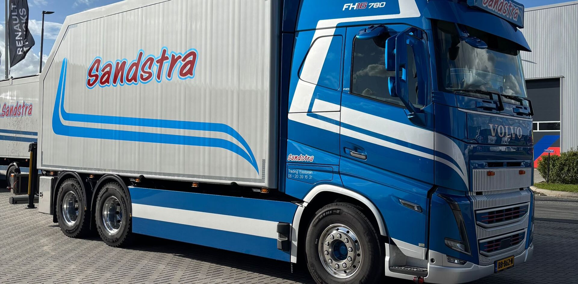 WhatsApp Image 2025-09-24 at 14.34.45 (1)