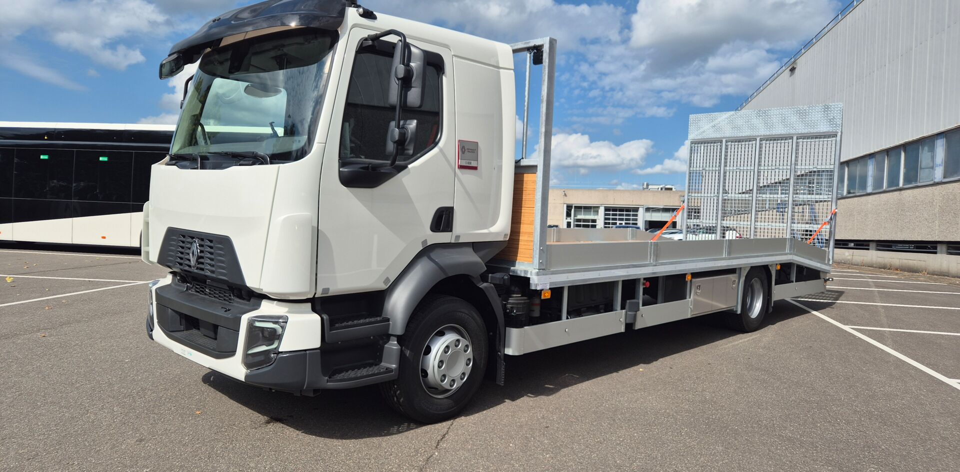 Renault Trucks D14 oprijwagen 3