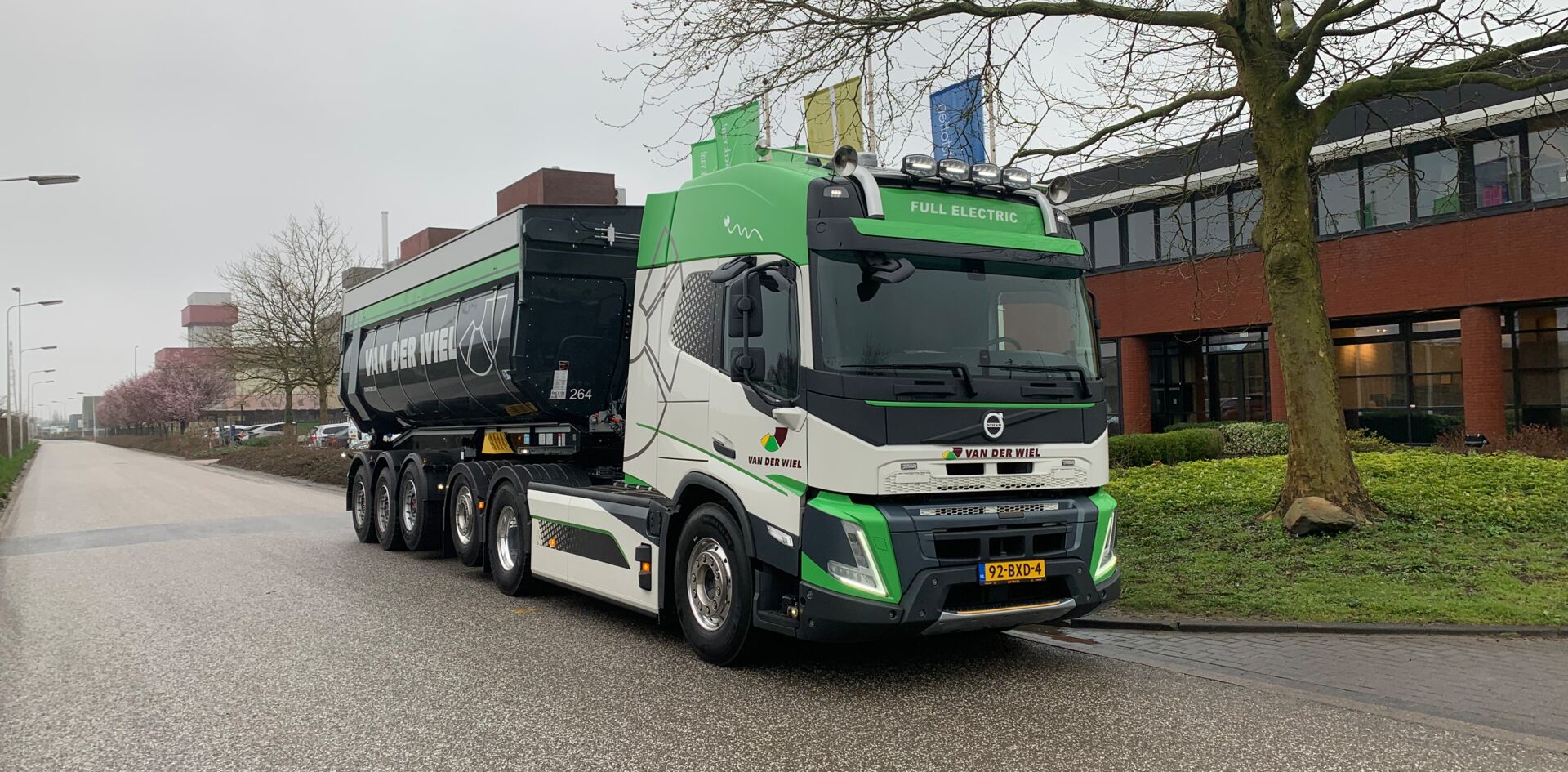 somethingsomethingxXqimQ Aflevering van der Wiel transport B.V.