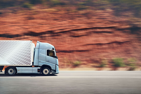 Volvo_Trucks-dealernaam-Volvo_FH_Aero_03