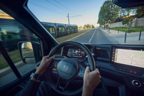 Renault-Trucks-Master-chassis-dubbele-cab-03