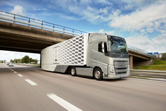 LVS-Trucks-Volvo-FH-I-Save-001