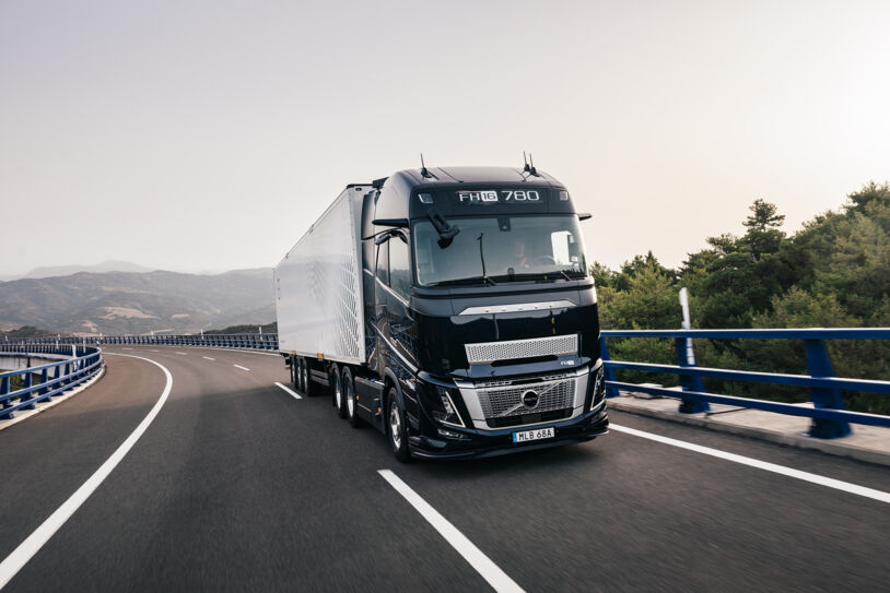 Volvo_Trucks_FH16_Aero_road