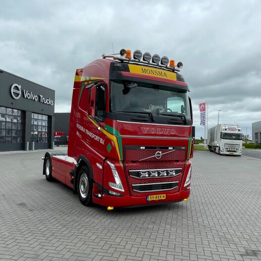 somethingsomethingLWUyVl Aflevering Monsma transport Vrouwenparochie