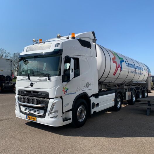 tempheicMQH6Vp.jpg Aflevering VOF P&E Schuit Transport