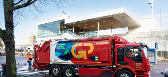 LVS-Trucks_Volvo_Electric_GP-Groot01 Eerste elektrische kraakperswagen voor GP Groot inzameling