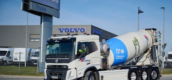 LVS-Volvo-Trucks-Cemex Volvo Trucks levert de eerste elektrische betonmixer voor zwaar gebruik aan CEMEX