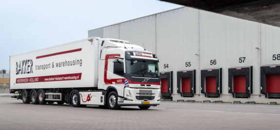 Bakker Transport & Warehousing pioniert met Volvo FM Electric