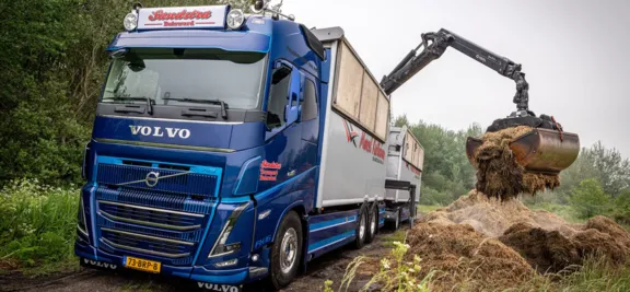 Eerste nieuwe model Volvo FH16 voor T. Sandstra Handel en Transport