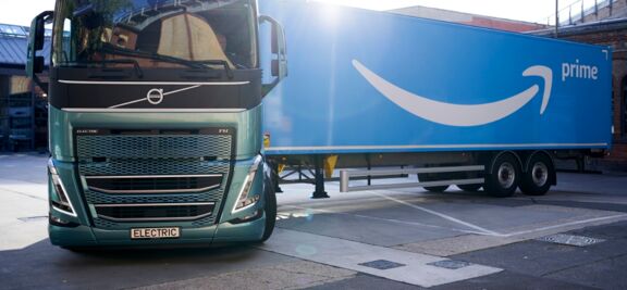 Volvo gaat 20 zware elektrische trucks leveren aan Amazon