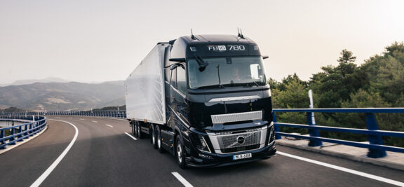 Volvo_Trucks_FH16_Aero_road Volvo FH16 Aero