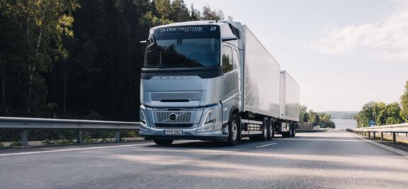 Volvo FH Aero op (bio-)LNG Volvo Trucks bereikt mijlpaal met verkoop van 10.000 LNG-trucks wereldwijd