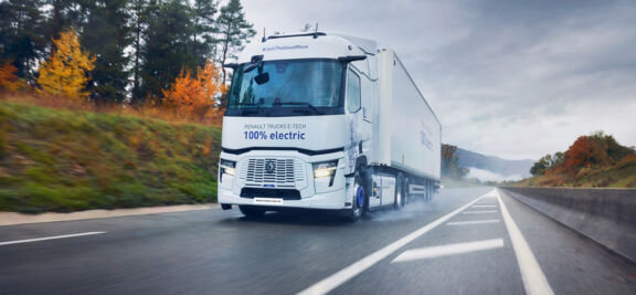 p45983 LR Tot 660 km elektrisch: Renault Trucks zet volgende stap in langeafstandstransport met E Tech T 780