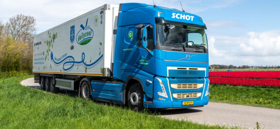 LVS-Trucks-Dailycool-Volvo-FH-I-Save-2