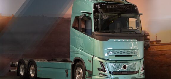 Volvo FH Aero Electric Elmia voorkant Volvo Trucks breidt elektrisch aanbod uit met bakwagens voor LZV-inzet en zwaar langeafstandstransport