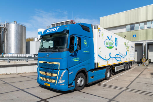 LVS-Trucks-Dailycool-Volvo-FH-I-Save-1