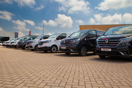 Renault bedrijfswagens op een rij