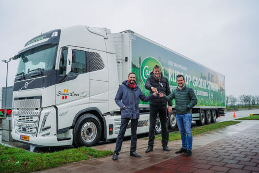 simon-loos-volvo-fh-electric-friesland-campina-2 simon-loos-volvo-fh-electric-friesland-campina-2
