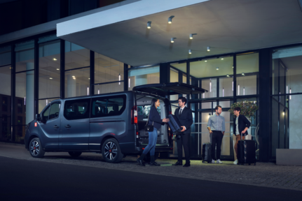 Renault-Trafic_by-Renault-Trucks_LVS-Bedrijfswagens (5) Renault-Trafic_by-Renault-Trucks_LVS-Bedrijfswagens (5)