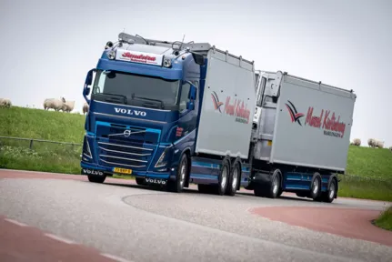 LVS-Trucks_Volvo_Sandstra_Bolsward-01 LVS-Trucks_Volvo_Sandstra_Bolsward-01