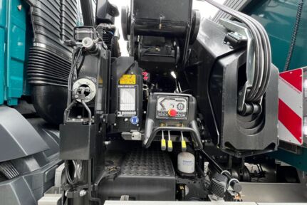 b257d1e4-5f2d-4ca4-ad5d-49bb5c34e14d b257d1e4-5f2d-4ca4-ad5d-49bb5c34e14d