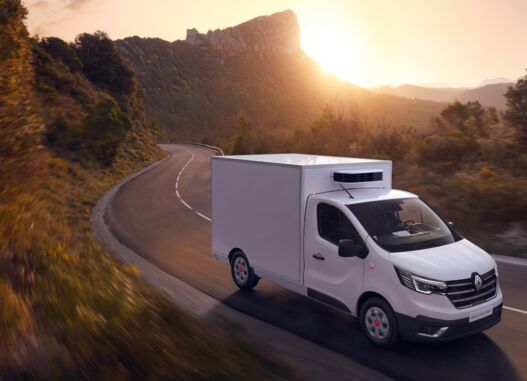 LVS-Renault-Trafic-platform-cabine-plancher-koelwagen-rijdend-wit LVS-Renault-Trafic-platform-cabine-plancher-koelwagen-rijdend-wit